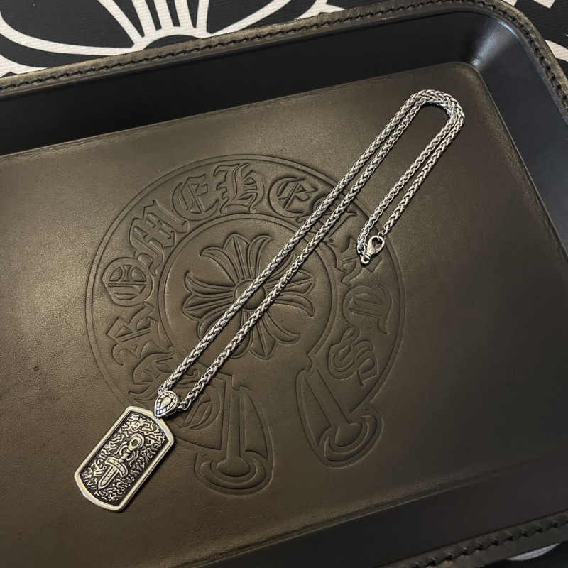 Ch**me He**ts necklaces